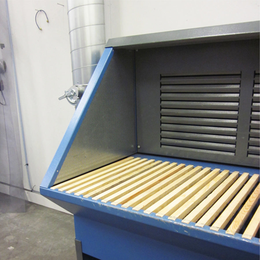 Udsugningsbord UFPR-BS-ISO med ventilator, isoleret afskærmning og udsugning gennem bagvæggen, bredder fra 1.000-3.000 mm, dybde 1.000 eller 1.250 mm, forskellige bordbelægninger